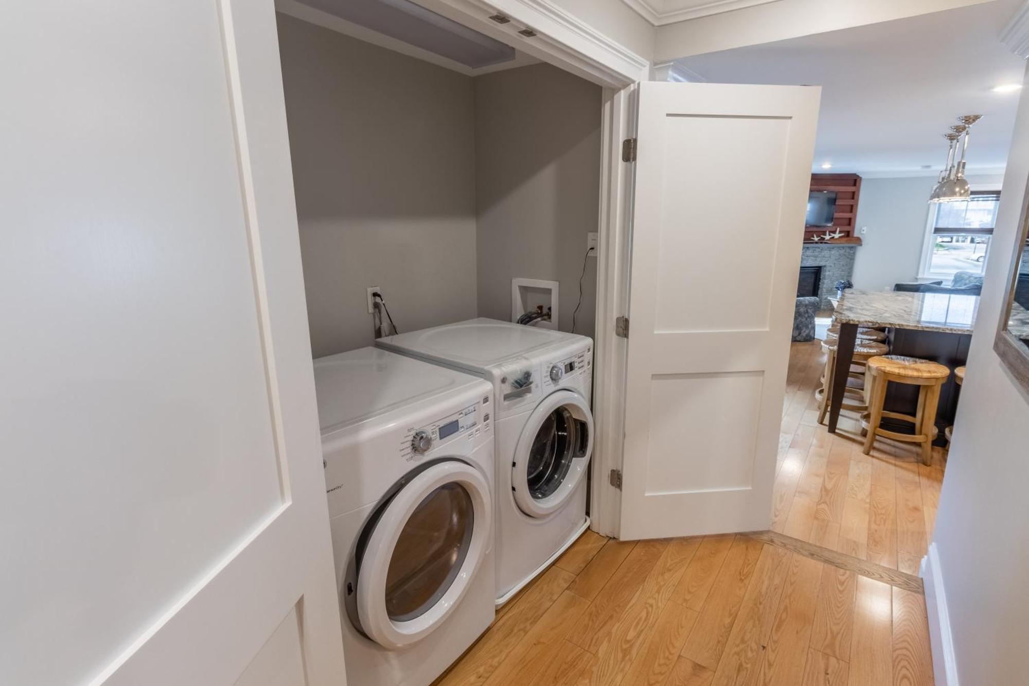The Newport Lofts - 548 Thames Street Apartment Екстериор снимка