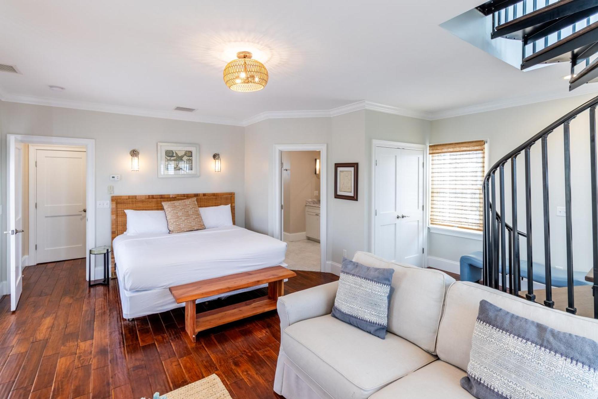 The Newport Lofts - 548 Thames Street Apartment Екстериор снимка