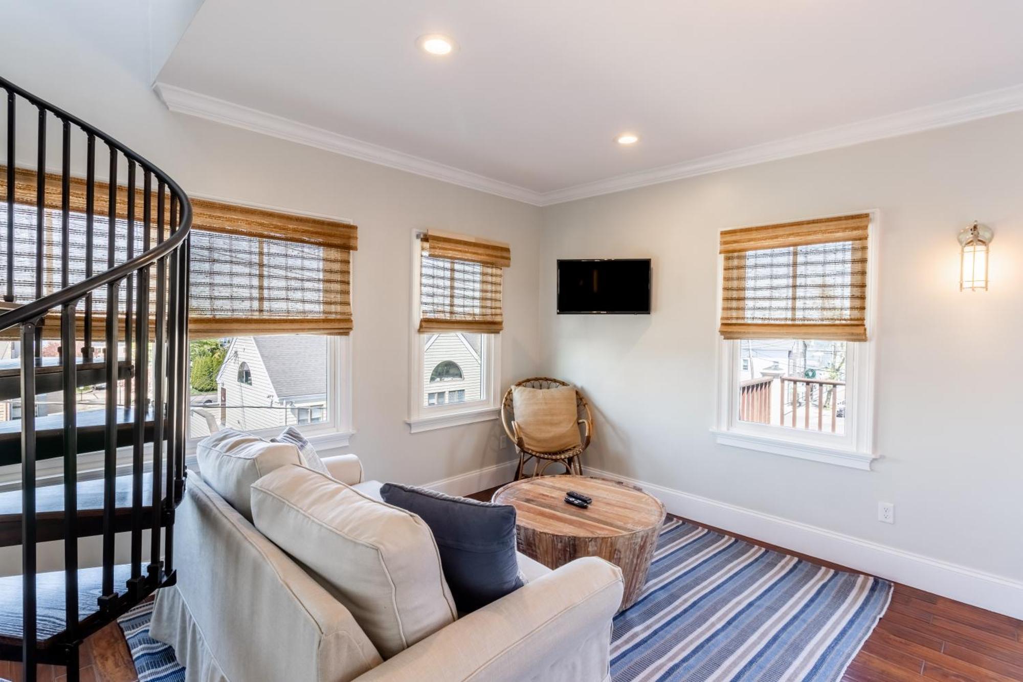 The Newport Lofts - 548 Thames Street Apartment Екстериор снимка