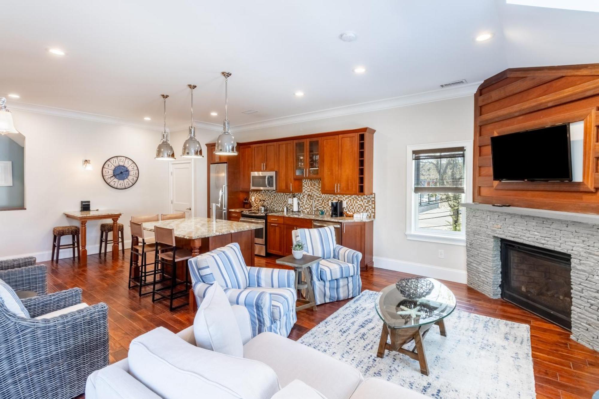 The Newport Lofts - 548 Thames Street Apartment Екстериор снимка